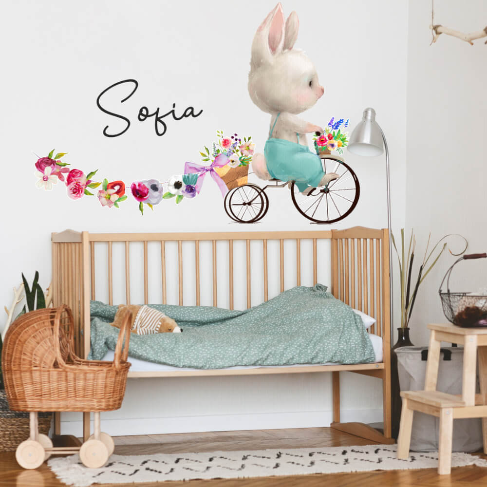 Sticker textile avec lapin et prénom pour décorer une chambre d'enfant.